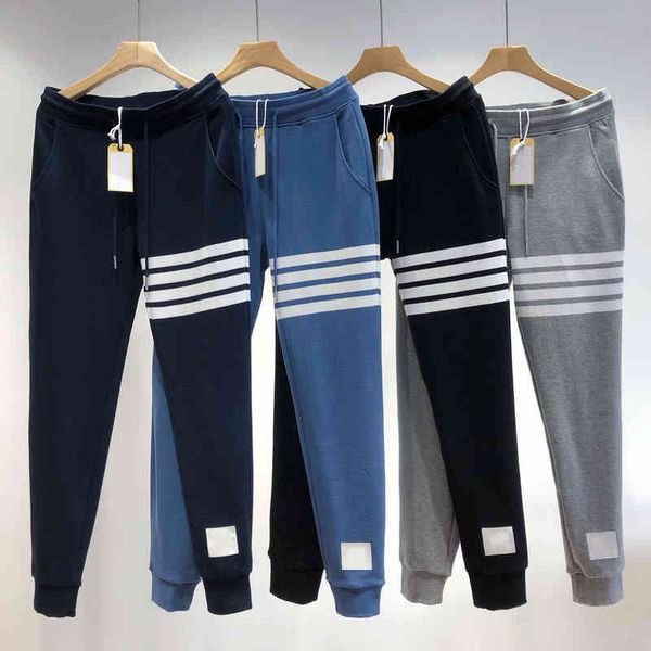 lovers' classic yarn dyed four bars men's and women's loose, casual versatile terry foot binding sports small guard autumn, Black
lovers' classic yarn dyed four bars men's and women's loose, casual versatile terry foot binding sports small guard autumn, Black