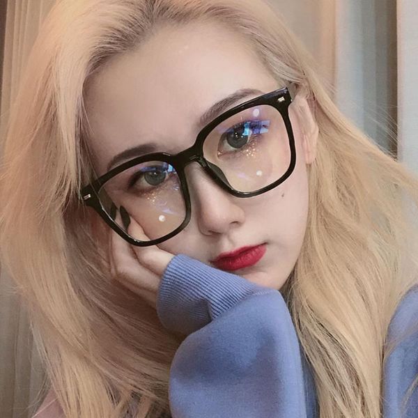 sunglasses fashion anti-blue glasses for men and women all-match flat mirror, White;black
sunglasses fashion anti-blue glasses for men and women all-match flat mirror, White;black