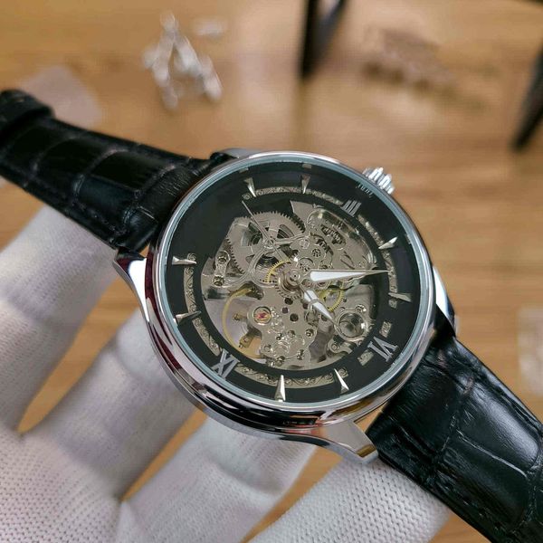2021 new personalized luxury wrist watch mens three-pin series mechanical automatic wrist watch mechanical disc luxury wrist watch leather, Slivery;brown
2021 new personalized luxury wrist watch mens three-pin series mechanical automatic wrist watch mechanical disc luxury wrist watch leather, Slivery;brown