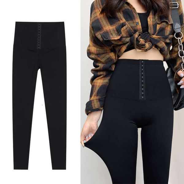 2021shark skin leggings for autumn wear no trace buttocks corset barbie pants with thin buttons sports yoga tights, Black
2021shark skin leggings for autumn wear no trace buttocks corset barbie pants with thin buttons sports yoga tights, Black