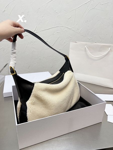 2021 new women's shoulder bag designer messenger bag leather armpit handbag party shopping bag wallet size: 36*17cm
2021 new women's shoulder bag designer messenger bag leather armpit handbag party shopping bag wallet size: 36*17cm