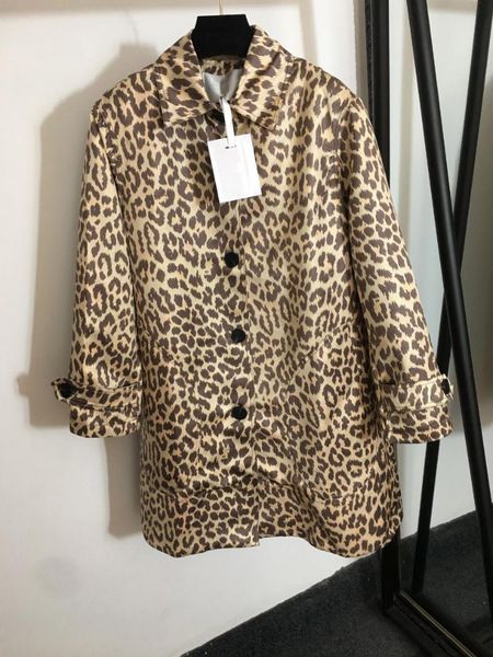 women's trench coats 2021 luxury design fashion leopard print single breasted lapel windbreaker temperament long sleeve coat dress jack, Tan;black
women's trench coats 2021 luxury design fashion leopard print single breasted lapel windbreaker temperament long sleeve coat dress jack, Tan;black