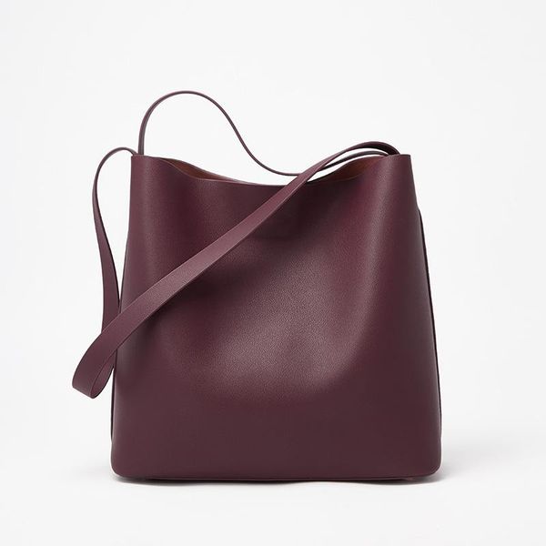 shoulder bags tote bag 2021 retro cow leather large capacity simple bucket female messenger soft
shoulder bags tote bag 2021 retro cow leather large capacity simple bucket female messenger soft