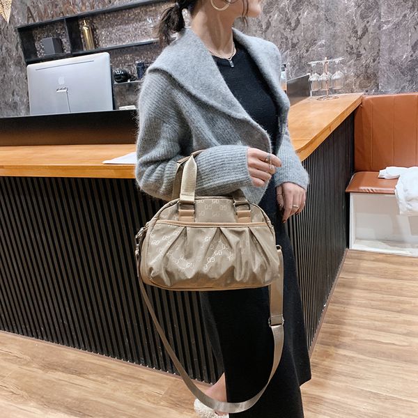 designer handbags net red ins skew span 2021 new korean lightweight trendy travel women's portable simple leisure bag
designer handbags net red ins skew span 2021 new korean lightweight trendy travel women's portable simple leisure bag