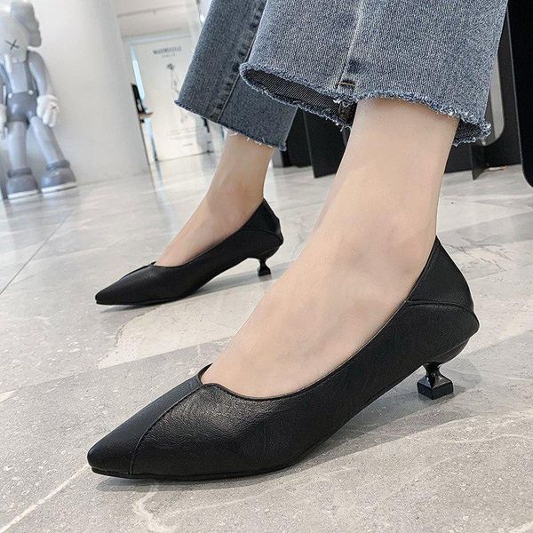 dress shoes high heel women's fine heels 2021 spring and autumn wild single professional work black small leather
dress shoes high heel women's fine heels 2021 spring and autumn wild single professional work black small leather