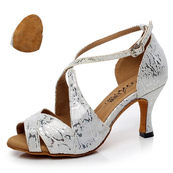 2021 new woman serpentine latin ballroom white high heel bachta salsa dance sandals girls pratice latino shoes for women saoi zctv, Black
2021 new woman serpentine latin ballroom white high heel bachta salsa dance sandals girls pratice latino shoes for women saoi zctv, Black