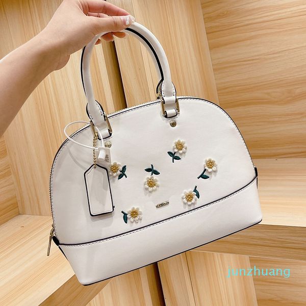 designer- women vintage shell shoulder bag luxurys bags summer daisy embroidery shopping tote handbags leather crossbody handbag
designer- women vintage shell shoulder bag luxurys bags summer daisy embroidery shopping tote handbags leather crossbody handbag