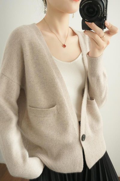 women's sweaters cmaz spring 2021 pure wool v-neck cardigan simple special-interest design knitted coat loose sweater thin outerwear, White;black
women's sweaters cmaz spring 2021 pure wool v-neck cardigan simple special-interest design knitted coat loose sweater thin outerwear, White;black