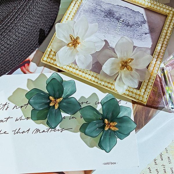 stud 2021 european and american retro personality fashion temperament wild exaggerated flowers s925 silver needle earrings female, Golden;silver
stud 2021 european and american retro personality fashion temperament wild exaggerated flowers s925 silver needle earrings female, Golden;silver
