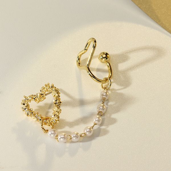 ez3211 fashion jewelry exquisite bone clip love pearl one piece no ear hole female earrings, Silver
ez3211 fashion jewelry exquisite bone clip love pearl one piece no ear hole female earrings, Silver
