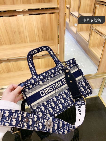2021 Luxury Designers Brand Leather Bags Handbag Fashion Women Crossbody shoulder Bag Tote Backpack Ladies Purse -D4581, Red;black
2021 Luxury Designers Brand Leather Bags Handbag Fashion Women Crossbody shoulder Bag Tote Backpack Ladies Purse -D4581, Red;black
