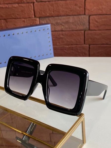 2021 sunglasses pc frame luxury designer women sunglasses new fashion popular men sunglasses outdoor travel classic style, White;black
2021 sunglasses pc frame luxury designer women sunglasses new fashion popular men sunglasses outdoor travel classic style, White;black