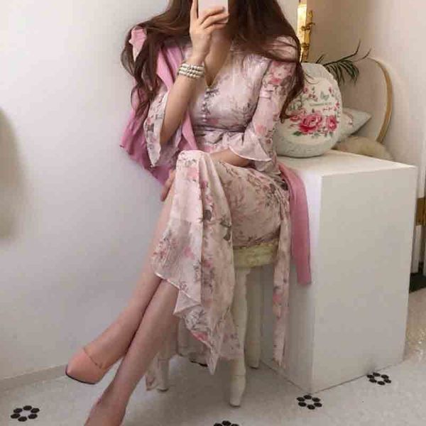 bell sleeves chic summer feminine print midi chiffon contest bandage elegant dress track rlx1, Black;gray
bell sleeves chic summer feminine print midi chiffon contest bandage elegant dress track rlx1, Black;gray