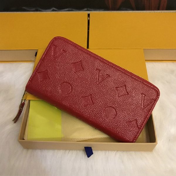 High-end fashion men and women purses leather designer zippers letter and flower cards luxury hand-held
High-end fashion men and women purses leather designer zippers letter and flower cards luxury hand-held