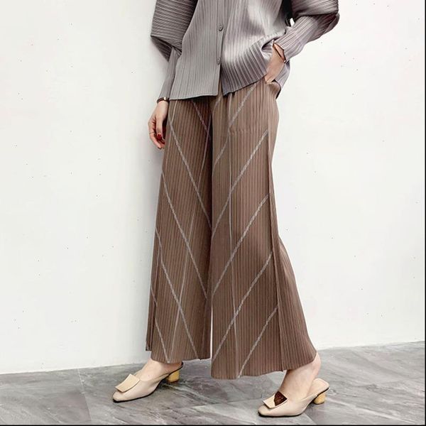 pleated wide leg pants famale 2021 summer new loose large size straight pants fashion straight tide casual pants yj759, Black;white
pleated wide leg pants famale 2021 summer new loose large size straight pants fashion straight tide casual pants yj759, Black;white