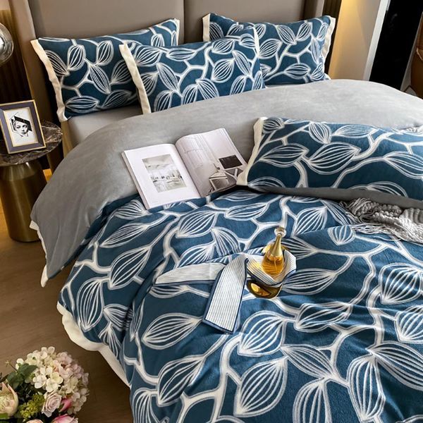 bedding sets winter warm 4-piece set home textiles thick coral flannel carved duvet cover bed sheet pillowcase king size
bedding sets winter warm 4-piece set home textiles thick coral flannel carved duvet cover bed sheet pillowcase king size