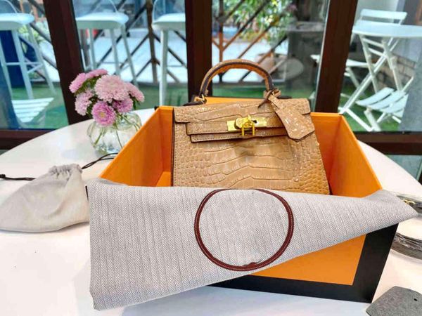 bag overseas order pure leather folding gift box full package original calfskin mini
bag overseas order pure leather folding gift box full package original calfskin mini