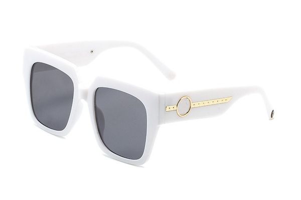 2021 new 1074 square frame sunglasses men women sunshade glasses uv400 with frame brand eyewear large box, White;black
2021 new 1074 square frame sunglasses men women sunshade glasses uv400 with frame brand eyewear large box, White;black