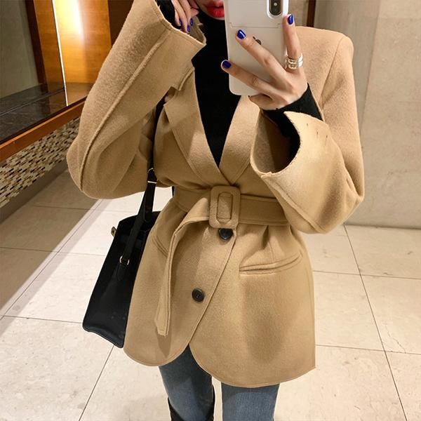 autumn 2021 new style foreign style all-in-one pure color lapel belt two pieces of temperament splicing suit coat, White
autumn 2021 new style foreign style all-in-one pure color lapel belt two pieces of temperament splicing suit coat, White