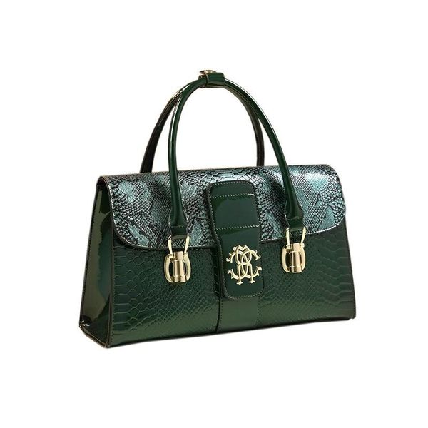 evening bags 2021 fashion large capacity luggage snake pattern contrast leather women's bag portable single shoulder messenger
evening bags 2021 fashion large capacity luggage snake pattern contrast leather women's bag portable single shoulder messenger