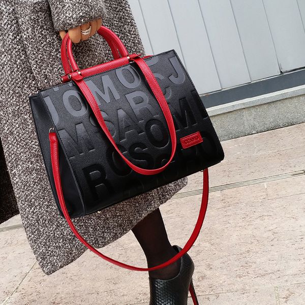 new arrivals 00% cow leather messenger bag lady trendy large capacity portable fashion all-match single shoulder messenger bag
new arrivals 00% cow leather messenger bag lady trendy large capacity portable fashion all-match single shoulder messenger bag