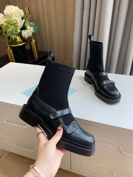 flat bottom plain black design casual trendy womens selling boots women luxury lady knee boot cowhide leather fall and winter must have it
flat bottom plain black design casual trendy womens selling boots women luxury lady knee boot cowhide leather fall and winter must have it