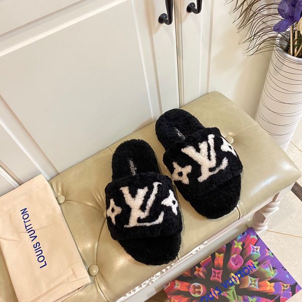 the latest luxury mink slippers with oversized initials, soft flat-soled open-toed slippers, classic plush slippers designer plush slippers, Black
the latest luxury mink slippers with oversized initials, soft flat-soled open-toed slippers, classic plush slippers designer plush slippers, Black