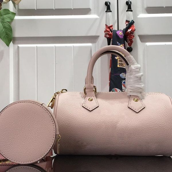 luxury ladies bags fashion handbag genuine leather production generous and comfortable woman cylinder serial size:20*10*10cm
luxury ladies bags fashion handbag genuine leather production generous and comfortable woman cylinder serial size:20*10*10cm