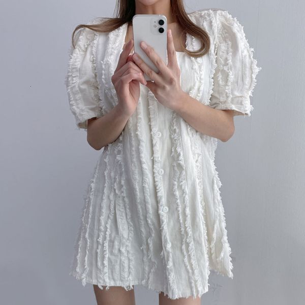 casual dresses korean chic temperament square neck three-dimensional tassel design loose single-breasted puff sleeve dress skirt b, Black;gray
casual dresses korean chic temperament square neck three-dimensional tassel design loose single-breasted puff sleeve dress skirt b, Black;gray