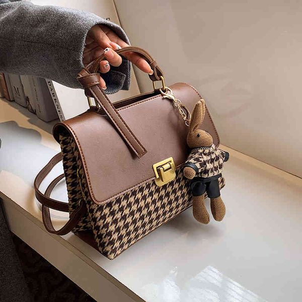 handbags bags net red fashion women's 2021 winter printing hand ins niche design lattice messenger, Black;red
handbags bags net red fashion women's 2021 winter printing hand ins niche design lattice messenger, Black;red