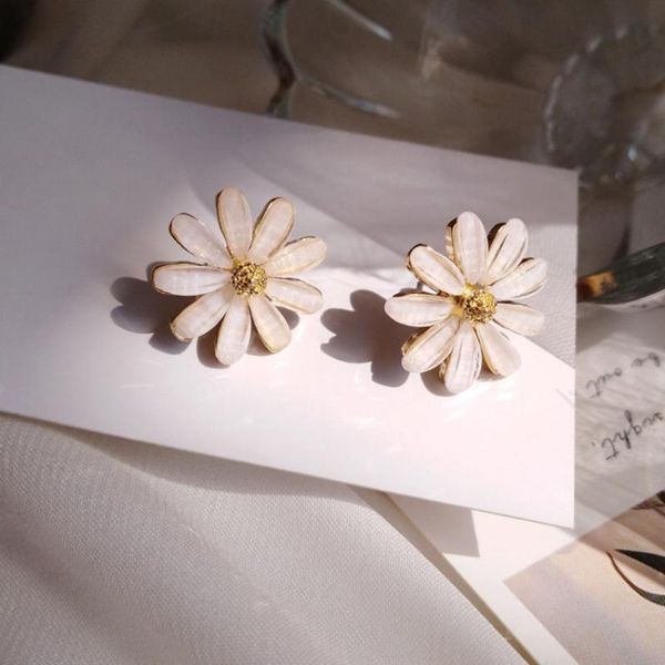 stud double resin daisy earrings korea design fashion jewelry gift flower girl, Golden;silver
stud double resin daisy earrings korea design fashion jewelry gift flower girl, Golden;silver