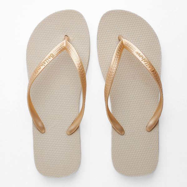 2021 fashion men women slipper sandals shoes slide summer wide flat slippery flip flop flower box size 36- 45-14, Black
2021 fashion men women slipper sandals shoes slide summer wide flat slippery flip flop flower box size 36- 45-14, Black