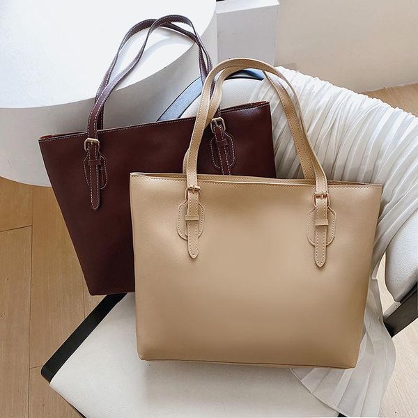 evening bags women shoulder bag female totes commuter large capacity casual handbag travel 2021 fashion ladies
evening bags women shoulder bag female totes commuter large capacity casual handbag travel 2021 fashion ladies