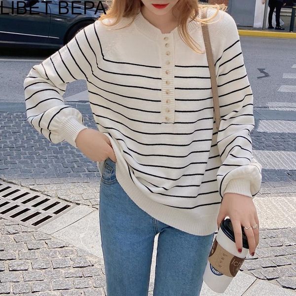 women's sweaters 2021 autumn winter women sweater buttons knitted pullovers striped casual oversize elegant wild lady knitwear sw1118j, White;black
women's sweaters 2021 autumn winter women sweater buttons knitted pullovers striped casual oversize elegant wild lady knitwear sw1118j, White;black