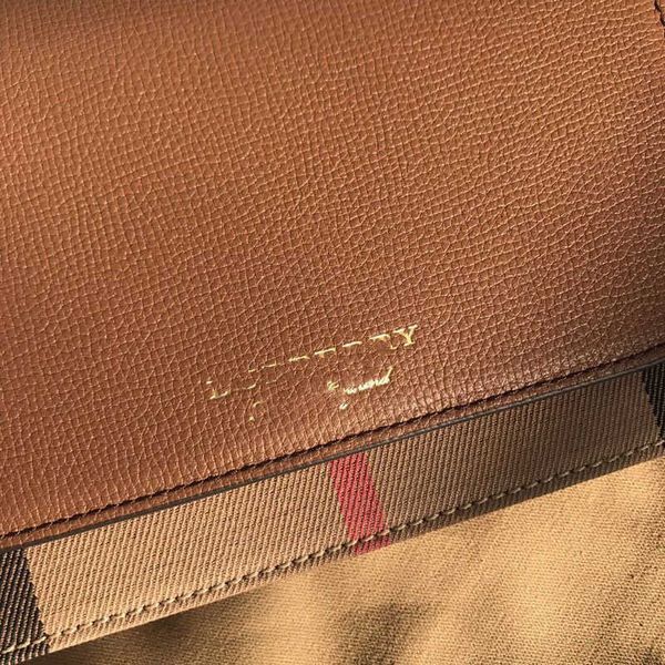 handbag b women's single shoulder chain lattice small square size: 19 long, 4.5 wide, 13.5cm high handbag zly
handbag b women's single shoulder chain lattice small square size: 19 long, 4.5 wide, 13.5cm high handbag zly