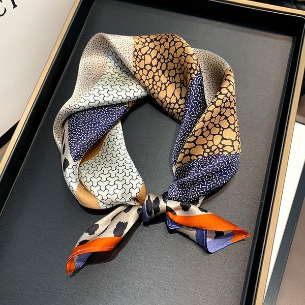 scarves 100% real silk scarf women 53*53cm ladies elegant all-match leopard print small square 5 colors available hairband, Blue;gray
scarves 100% real silk scarf women 53*53cm ladies elegant all-match leopard print small square 5 colors available hairband, Blue;gray