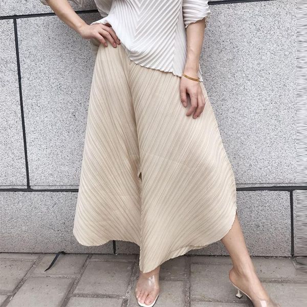 women's pants & capris 2021 spring fashion women solid color big size pleated high street elastic casual nine trousers tide v070, Black;white
women's pants & capris 2021 spring fashion women solid color big size pleated high street elastic casual nine trousers tide v070, Black;white