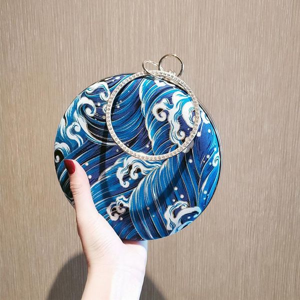 new arrival round mini embroidery handbag wristlet clutch evening bag china style circular bag dropshipping blue speical clutch
new arrival round mini embroidery handbag wristlet clutch evening bag china style circular bag dropshipping blue speical clutch