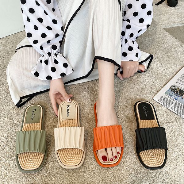 2022 new summer slippers women wear joker flat shoes with soft soles and drag non-slip beach shoes, Black
2022 new summer slippers women wear joker flat shoes with soft soles and drag non-slip beach shoes, Black