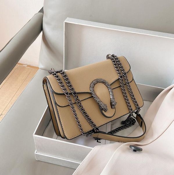 factory wholesale women bag street trend silver buckle chain bags elegant atmosphere solid color leathers fashion handbag flip retro leather, Black;red
factory wholesale women bag street trend silver buckle chain bags elegant atmosphere solid color leathers fashion handbag flip retro leather, Black;red