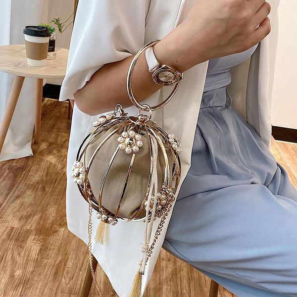 cross body golden diamond tassel women metal crystal clutches evening bags wedding bag bridal shoulder handbag clutch purse
cross body golden diamond tassel women metal crystal clutches evening bags wedding bag bridal shoulder handbag clutch purse