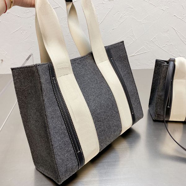 new fashion women totes handbags ladies designer crossbody bags lady nylon bag shoulder tote luxury female purse 2 sizes softness luxurious
new fashion women totes handbags ladies designer crossbody bags lady nylon bag shoulder tote luxury female purse 2 sizes softness luxurious