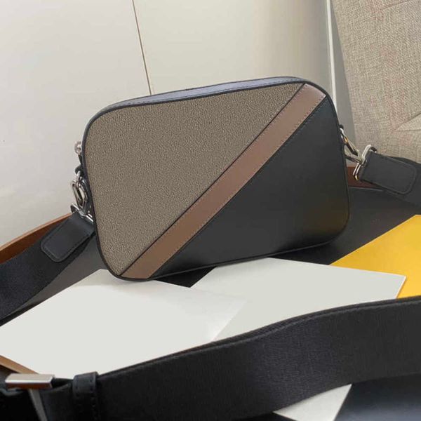 7a+designers new style shoulder bag 028658 camera case compact one-shoulder bag with open and close zipper the adjustable removable straddle
7a+designers new style shoulder bag 028658 camera case compact one-shoulder bag with open and close zipper the adjustable removable straddle