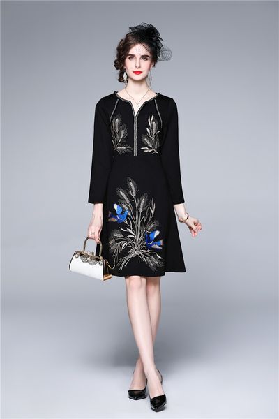women designer elegant embroidery dress v neck office cocktail party robe ladies black vintage a-line dress vestidos 210525, Black;gray
women designer elegant embroidery dress v neck office cocktail party robe ladies black vintage a-line dress vestidos 210525, Black;gray