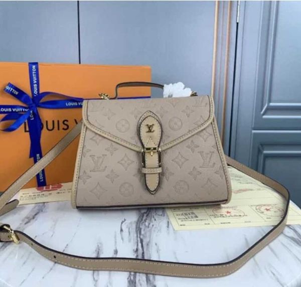 iconic brand r luxury bags ale m44919 shoulder m51123 cross m51121 lychee handles pattern embossed totes handbags body handbags b
iconic brand r luxury bags ale m44919 shoulder m51123 cross m51121 lychee handles pattern embossed totes handbags body handbags b