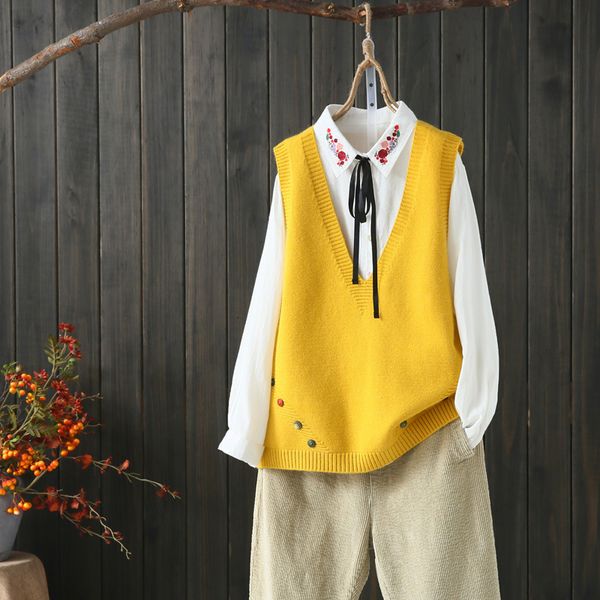 2021 new autumn spring women's knitted vest solid korean style sleeveless jacket female deep v neck with buttons casual pullovers u9yf, Black;white
2021 new autumn spring women's knitted vest solid korean style sleeveless jacket female deep v neck with buttons casual pullovers u9yf, Black;white