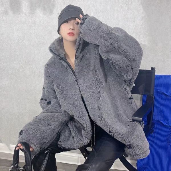 fur brand designer women's autumn and winter cashmere jacket long-sleeved fashion zipper collar embroidery loose jackets women 2021, Black
fur brand designer women's autumn and winter cashmere jacket long-sleeved fashion zipper collar embroidery loose jackets women 2021, Black