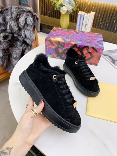 designer luxury sneaker men women casual shoes genuine leather sneakers party velvet calfskin mixed fiber 0617, Black
designer luxury sneaker men women casual shoes genuine leather sneakers party velvet calfskin mixed fiber 0617, Black