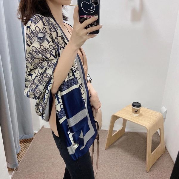 2021 high quatity spring and autumntwill silk scarf for women designer scavers fashion sunscreen female lapel head luxury scarfs plaid, Blue;gray
2021 high quatity spring and autumntwill silk scarf for women designer scavers fashion sunscreen female lapel head luxury scarfs plaid, Blue;gray