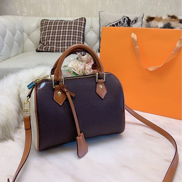 classic real leather embossing ladies pillow pack handbags purse totes large capacity travelling bags single shoulder crossbody bag
classic real leather embossing ladies pillow pack handbags purse totes large capacity travelling bags single shoulder crossbody bag